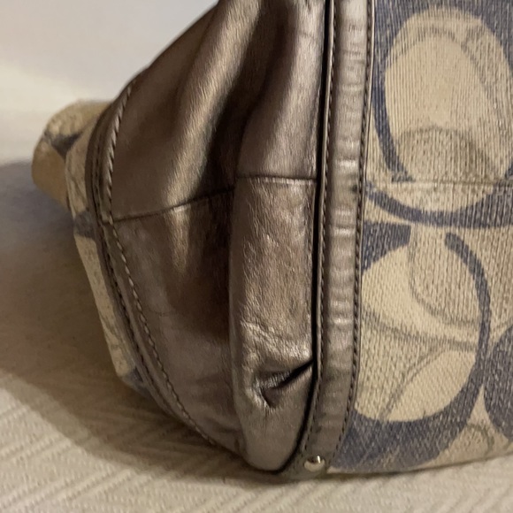 Coach purse - Picture 4 of 10